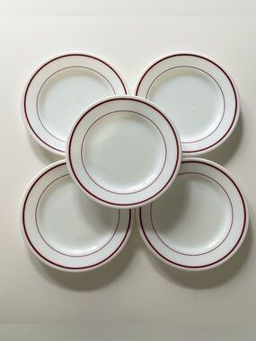 5 piece set Vintage Pyrex Ceramic Dinner Plates 9”